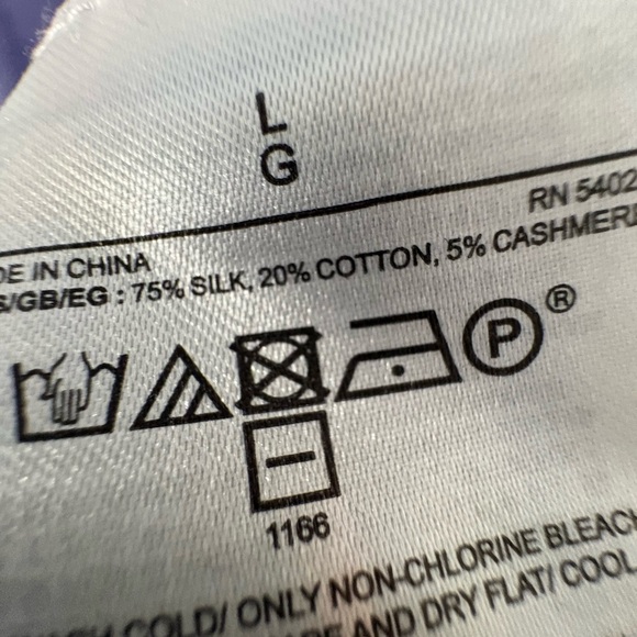 Banana Republic Men's V-Neck 75%Silky Lavender Sweater - Picture 3 of 7